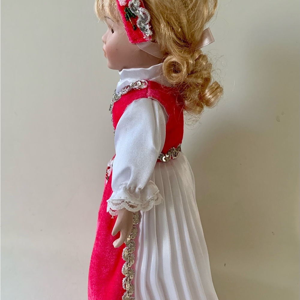 Porcelain Doll - Picture 8 of 11